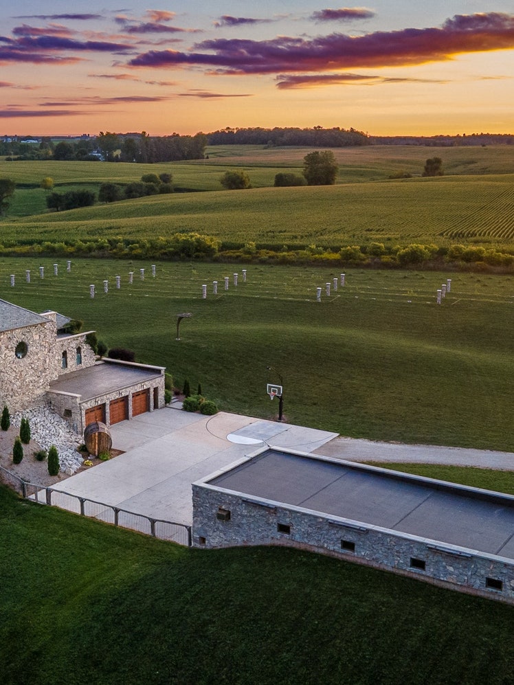 9 Vineyard Airbnbs for Your Next Wine-Country Trip