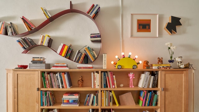 Why “Bookshelf Wealth” Is 2024’s First Major Design Trend