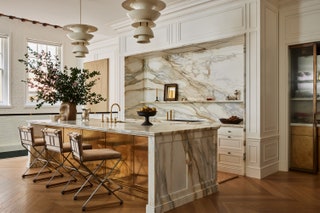 “Im not a huge fan of waterfall islands. So by adding this profile with the baseboard in marble it became something more...